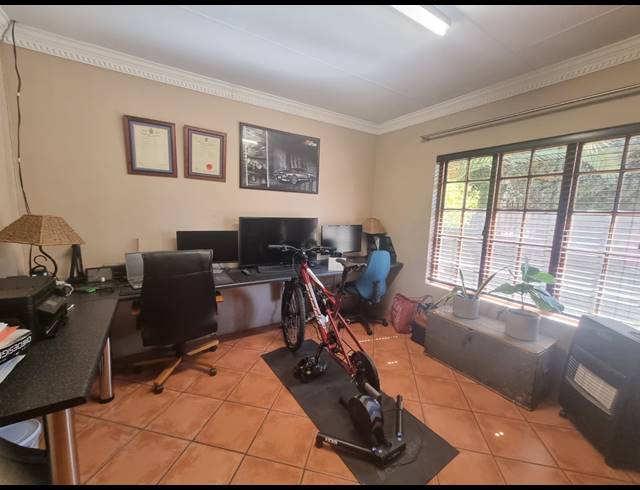 3 BEDROOM HOUSE FOR SALE IN VANDERBIJLPARK SE 4